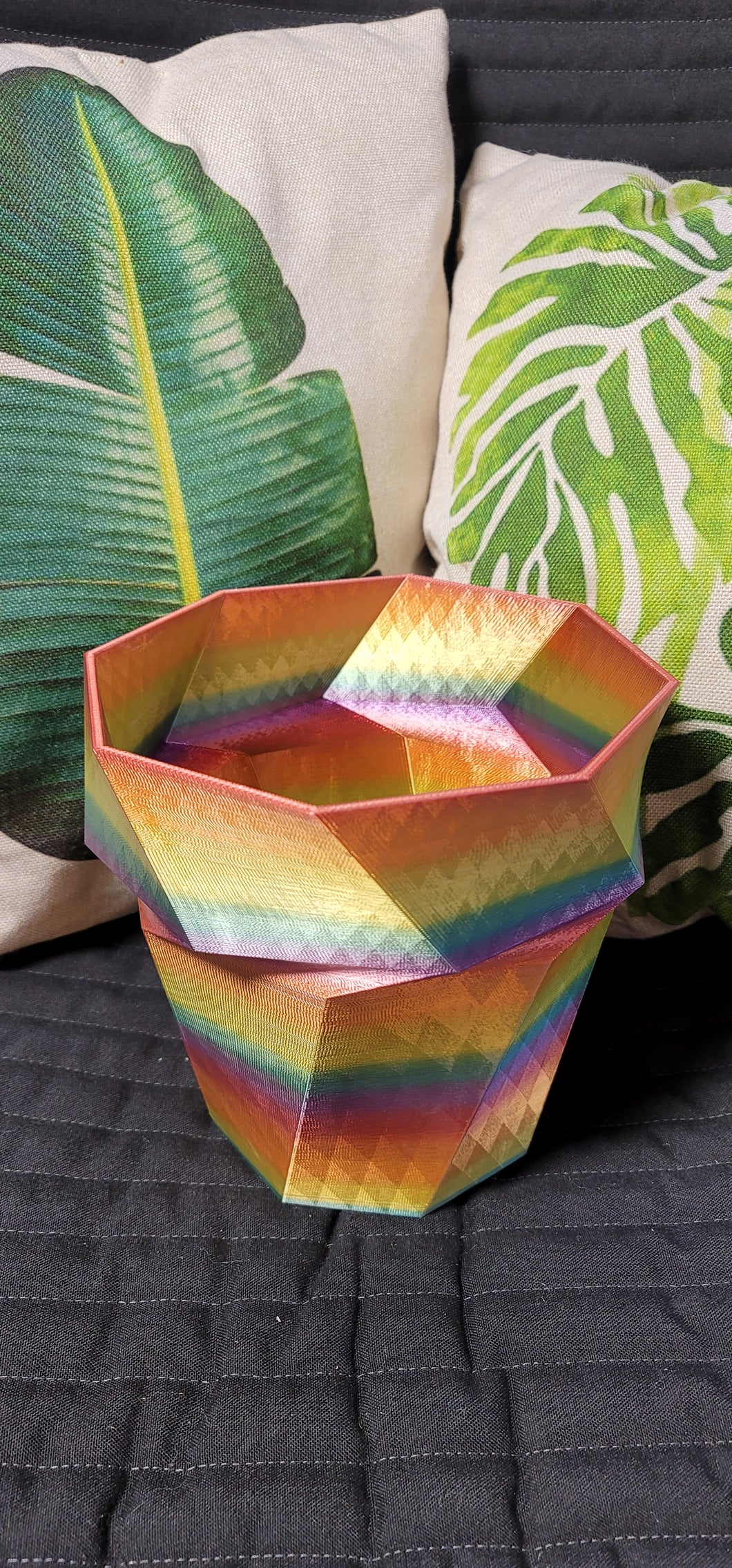 Classic Twisted planter pot